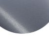 Detailaufnahme einer runden V2A-Edelstahlplatte mit gebürsteter Oberfläche und matter Struktur.