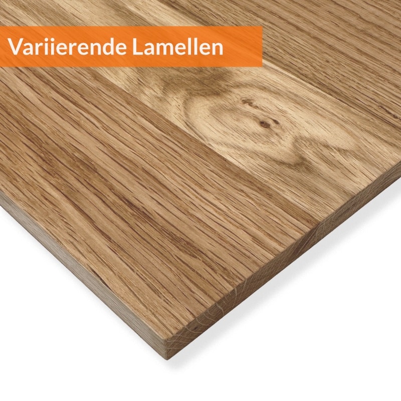 Een houten plaat met variërende lamellen toont verschillende neringspatronen.